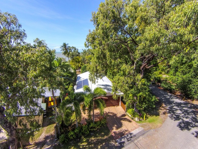 8 Toll Gate Road, Oak Beach QLD 4877