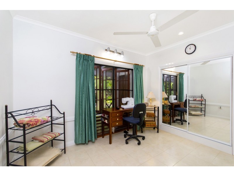 8 Toll Gate Road, Oak Beach QLD 4877