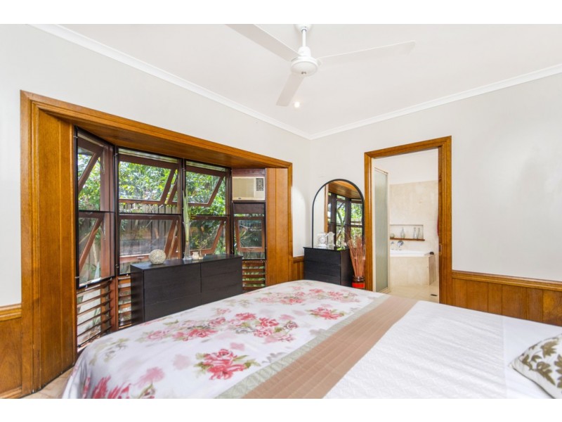 8 Toll Gate Road, Oak Beach QLD 4877
