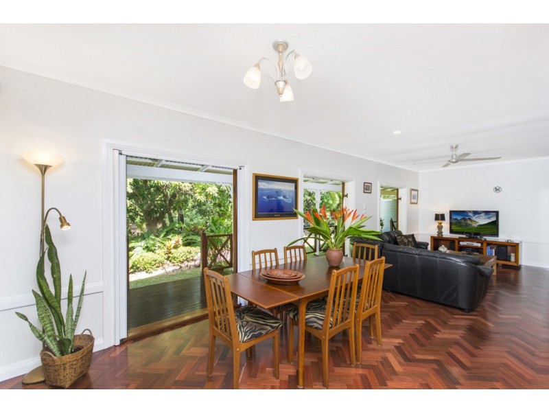 8 Toll Gate Road, Oak Beach QLD 4877