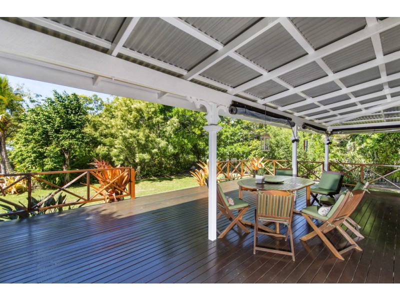 8 Toll Gate Road, Oak Beach QLD 4877
