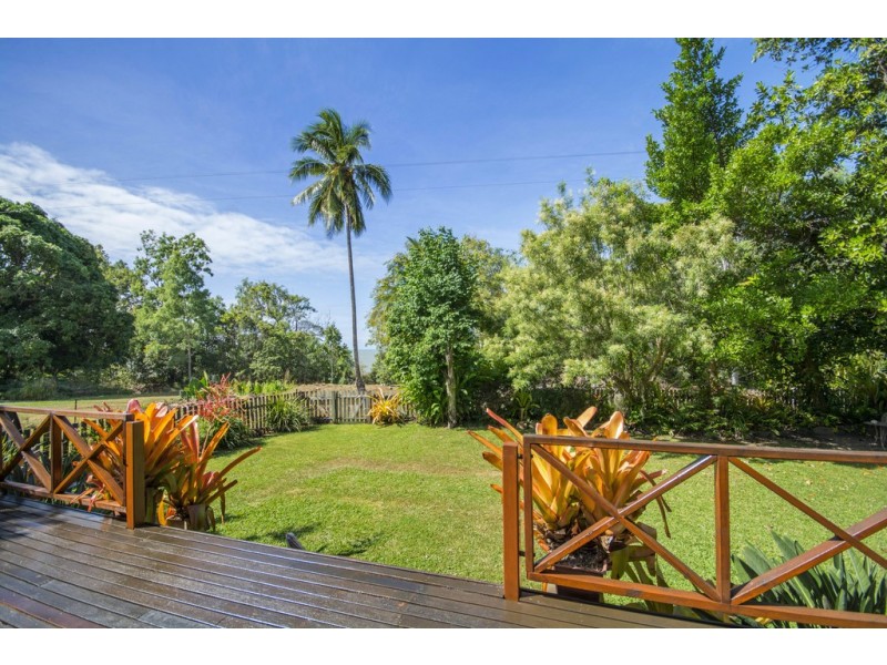 8 Toll Gate Road, Oak Beach QLD 4877