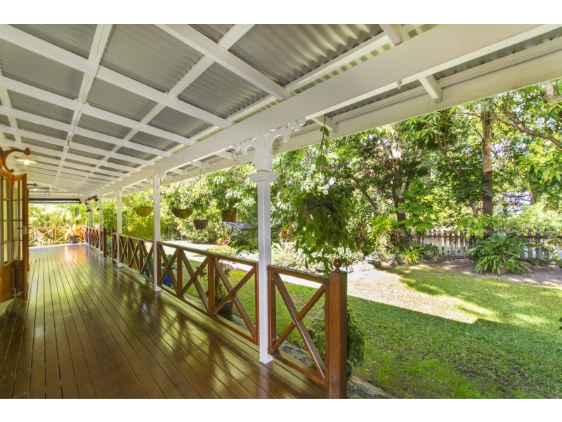 8 Toll Gate Road, Oak Beach QLD 4877