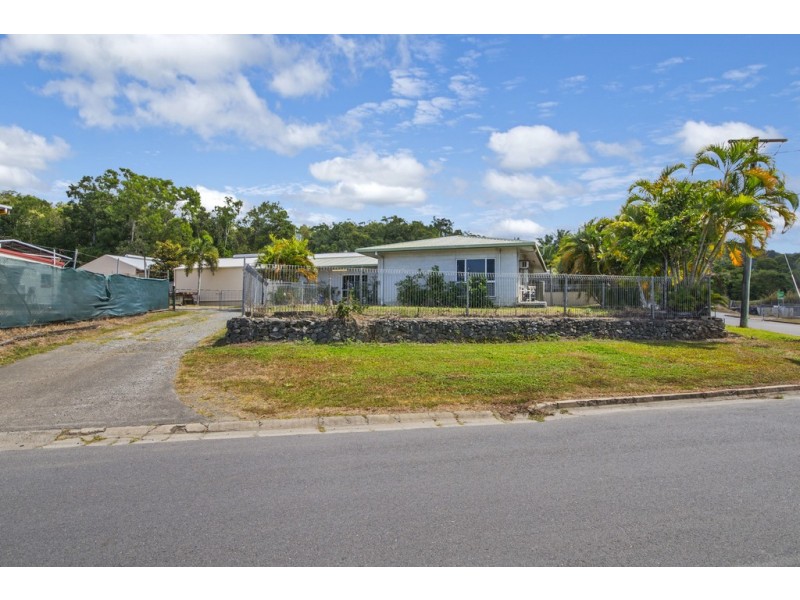 64 Pringle Street, Mossman QLD 4873