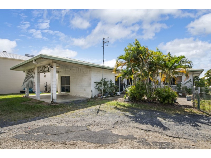 64 Pringle Street, Mossman QLD 4873