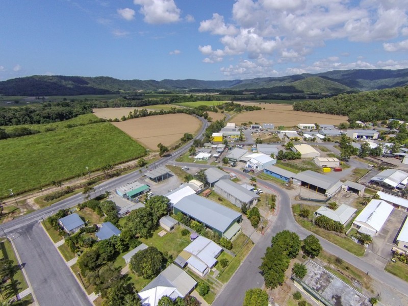 64 Pringle Street, Mossman QLD 4873