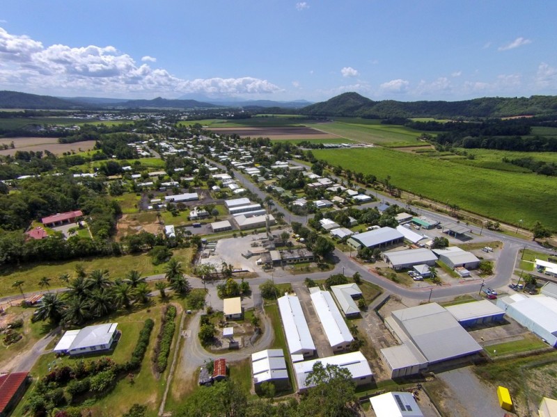 64 Pringle Street, Mossman QLD 4873