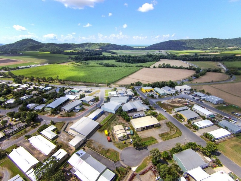 64 Pringle Street, Mossman QLD 4873