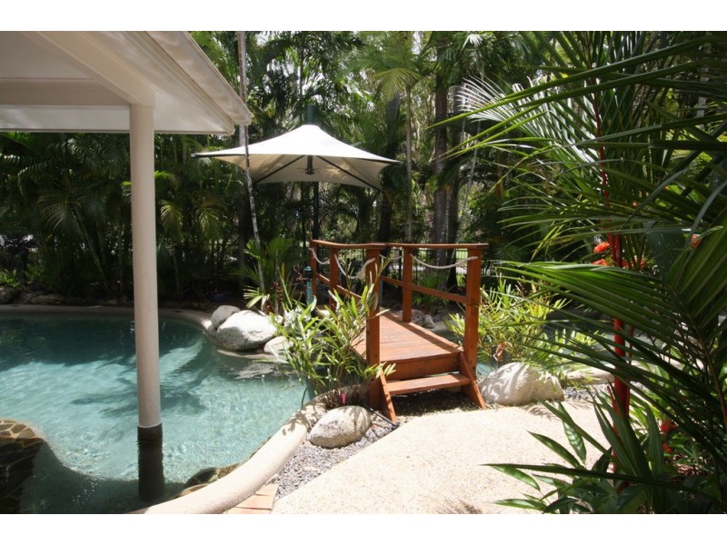 106 Cnr Blake/Davidson St (Coral Apts), Port Douglas QLD 4877