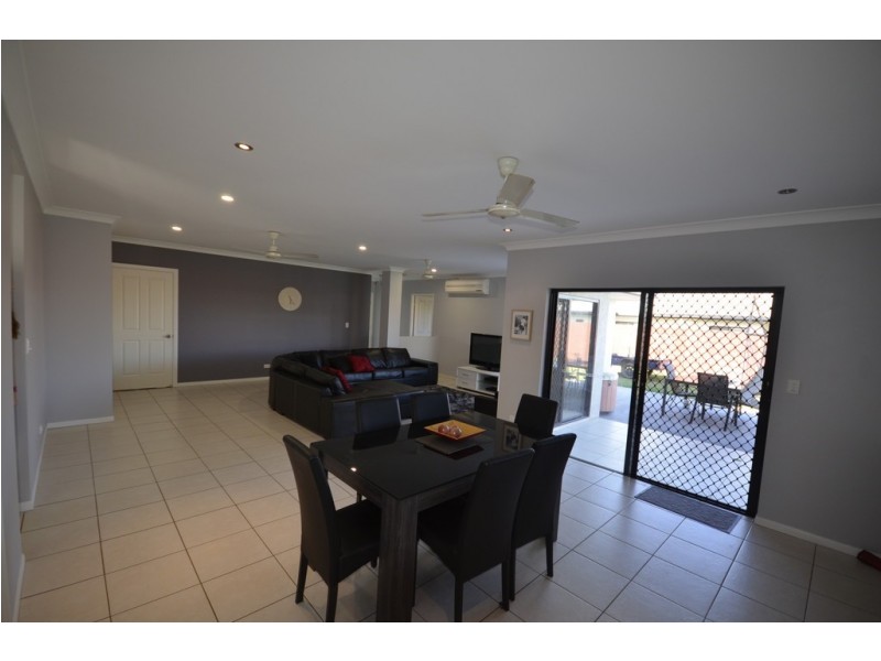 56 Cooya Beach Rd, Cooya Beach QLD 4873