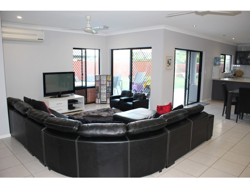 56 Cooya Beach Rd, Cooya Beach QLD 4873