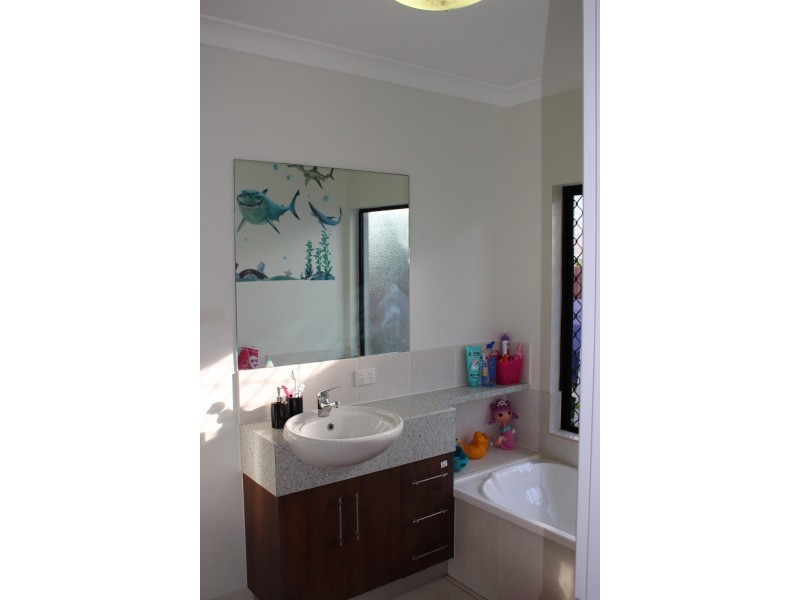 56 Cooya Beach Rd, Cooya Beach QLD 4873