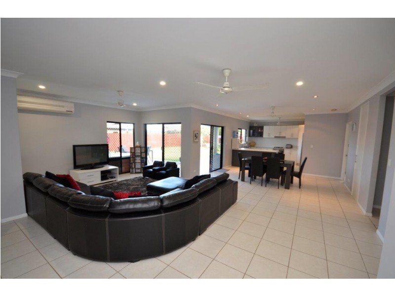 56 Cooya Beach Rd, Cooya Beach QLD 4873