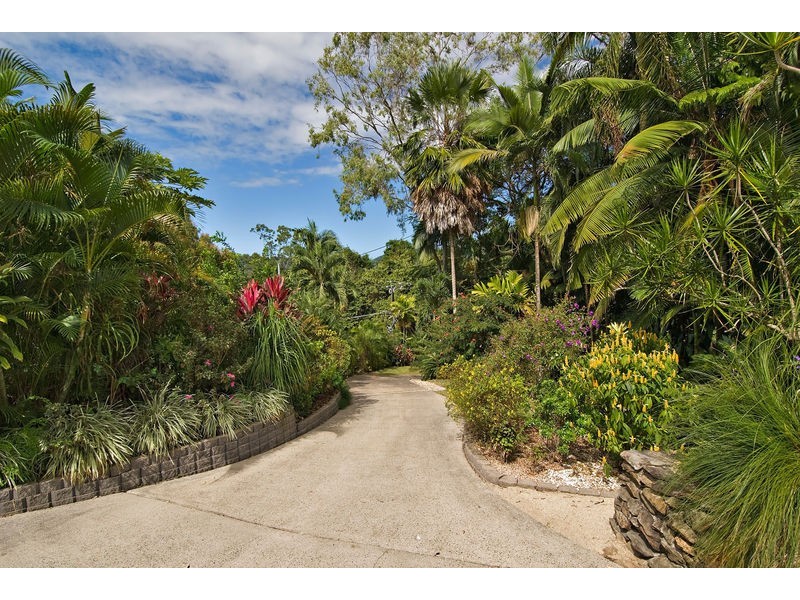 9 Coral Sea Drive, Mossman QLD 4873