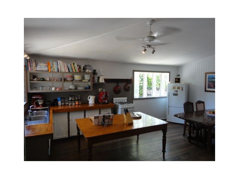 31 Mossman Street, Mossman QLD 4873