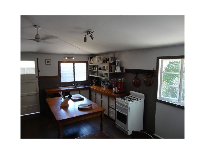 31 Mossman Street, Mossman QLD 4873