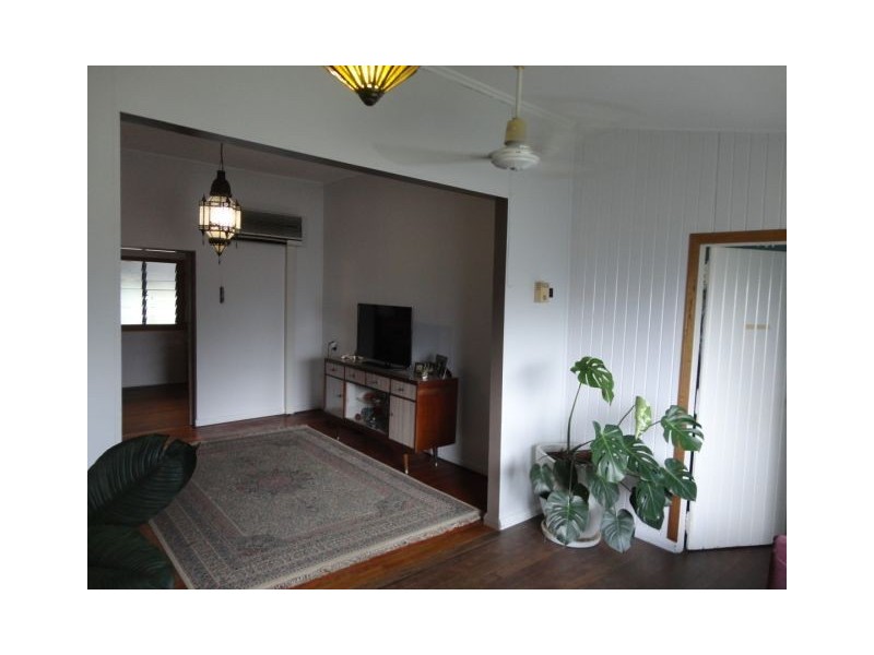 31 Mossman Street, Mossman QLD 4873