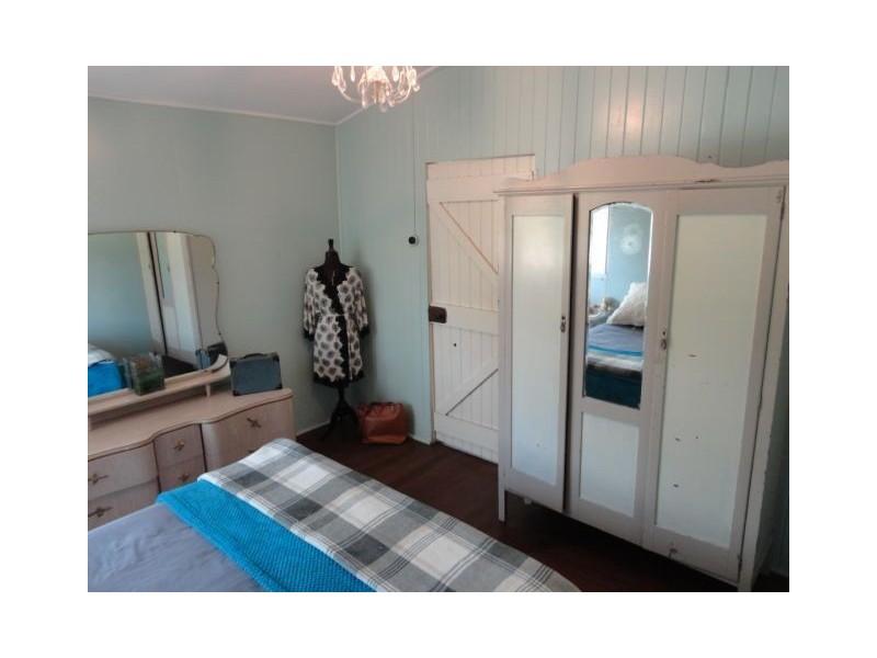 31 Mossman Street, Mossman QLD 4873