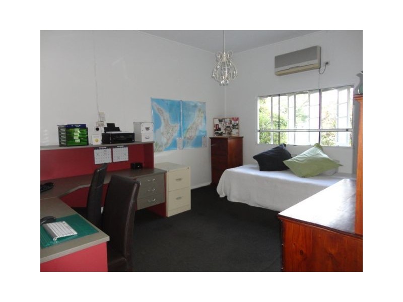 31 Mossman Street, Mossman QLD 4873