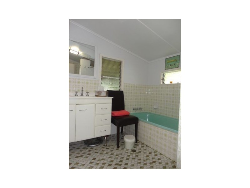 31 Mossman Street, Mossman QLD 4873