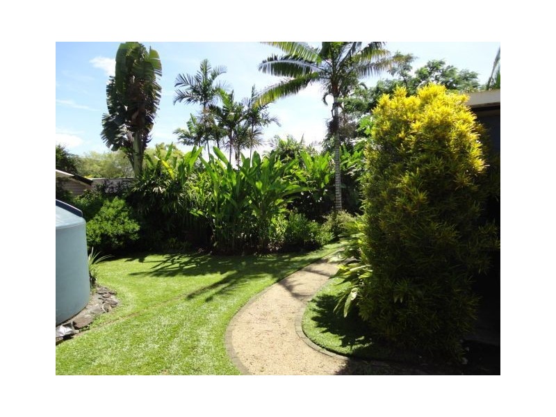 31 Mossman Street, Mossman QLD 4873