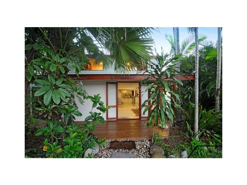 1 Poinciana Street, Cooya Beach QLD 4873