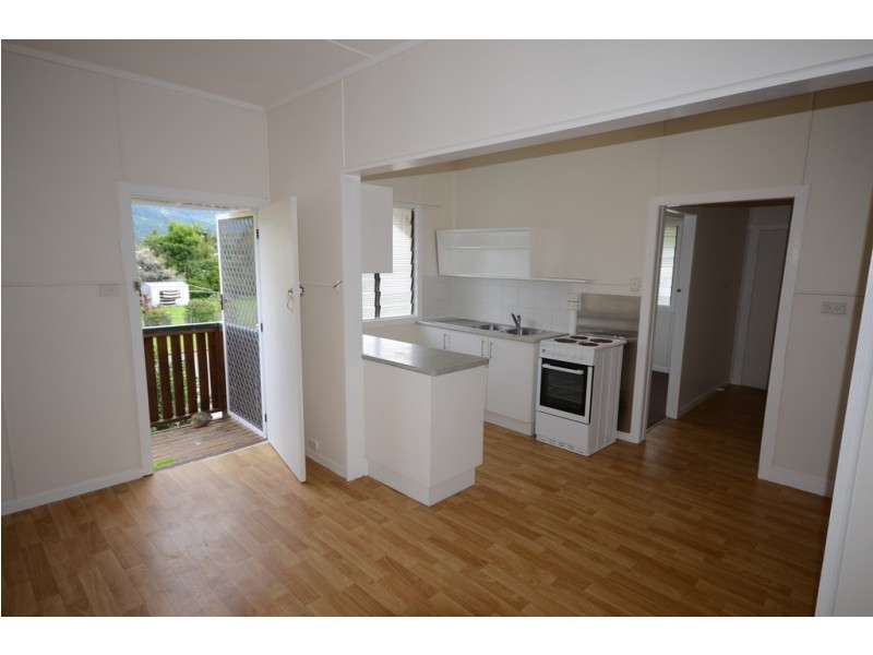 15 Johnston Road, Mossman QLD 4873