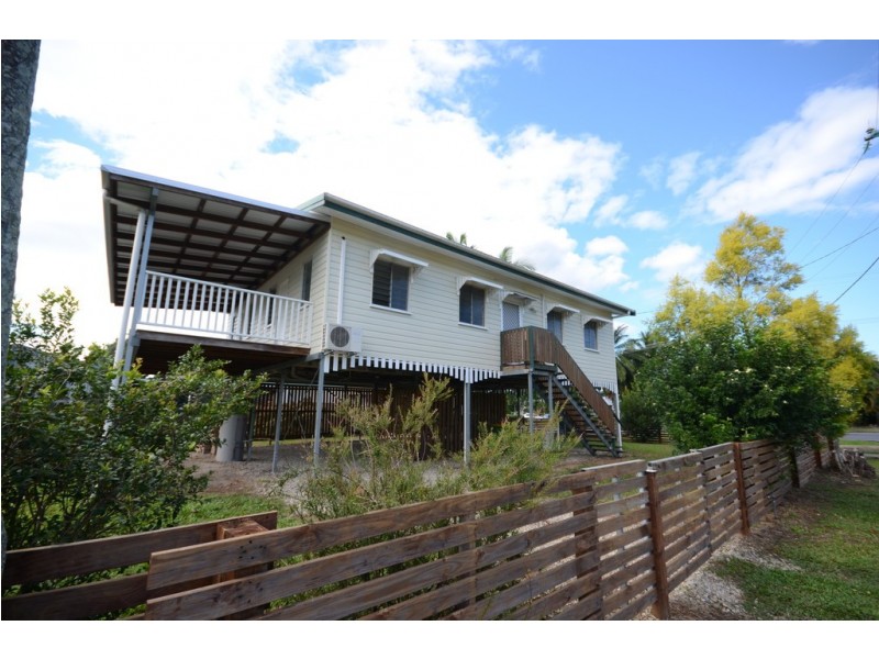 15 Johnston Road, Mossman QLD 4873