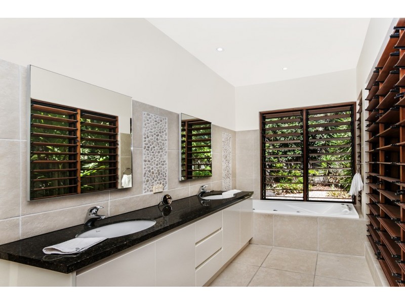 2/14 Barrier St (The Sands), Port Douglas QLD 4877