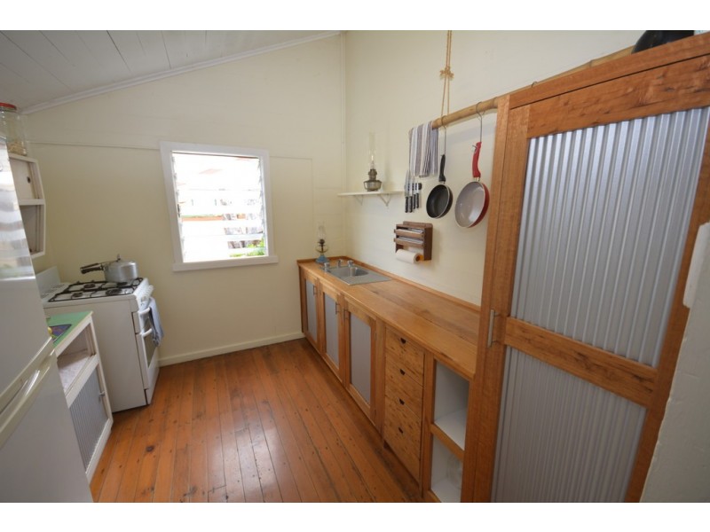 6 Vains Close, Mount Molloy QLD 4871