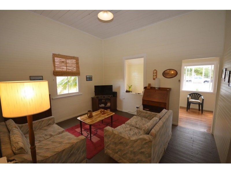 6 Vains Close, Mount Molloy QLD 4871