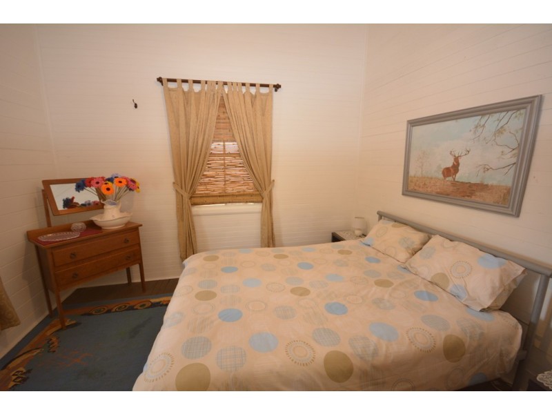 6 Vains Close, Mount Molloy QLD 4871