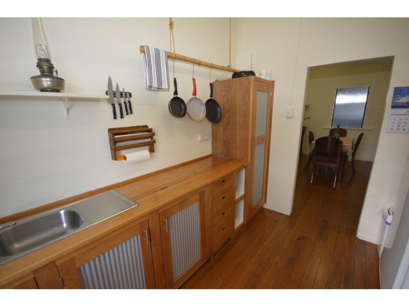 6 Vains Close, Mount Molloy QLD 4871
