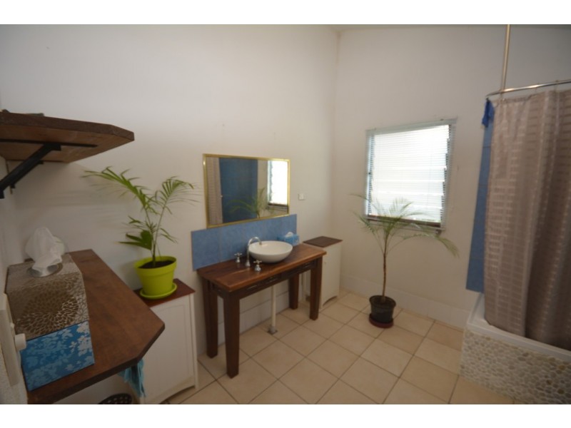 6 Vains Close, Mount Molloy QLD 4871