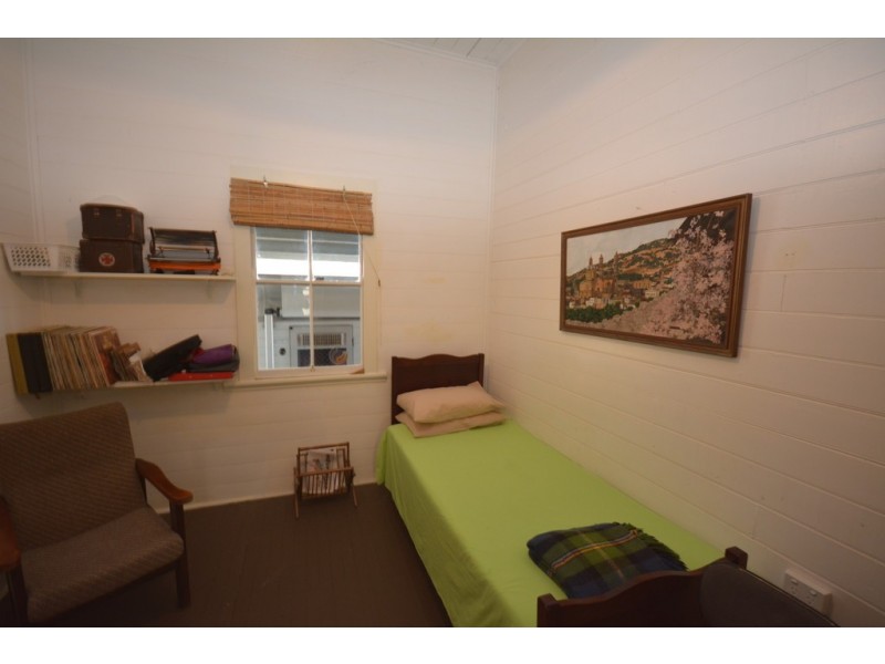 6 Vains Close, Mount Molloy QLD 4871