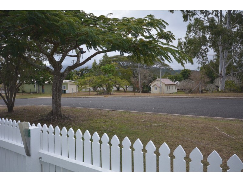 6 Vains Close, Mount Molloy QLD 4871
