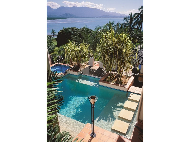 1 Island Point Road, Port Douglas QLD 4877