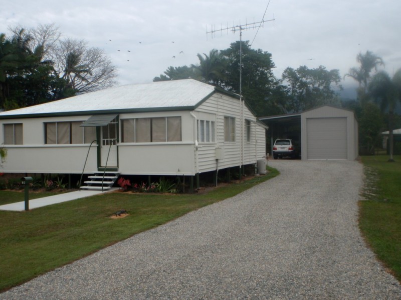 18 Mossman Street, Mossman QLD 4873