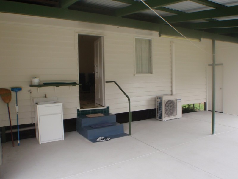 18 Mossman Street, Mossman QLD 4873