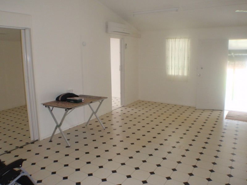 18 Mossman Street, Mossman QLD 4873