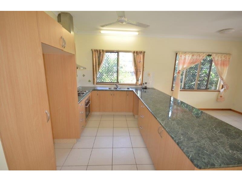 22 Riflebird Cres, Mossman QLD 4873