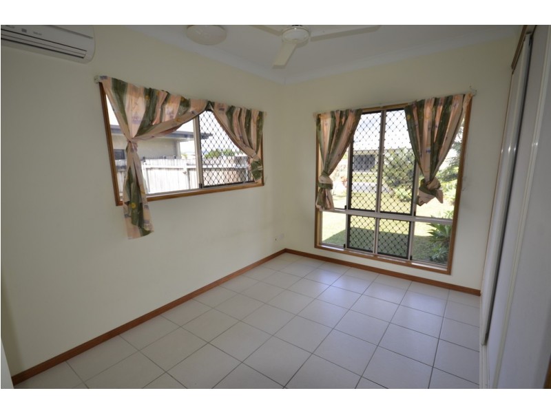 22 Riflebird Cres, Mossman QLD 4873