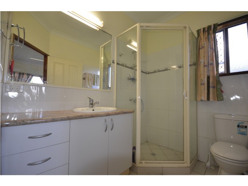 22 Riflebird Cres, Mossman QLD 4873