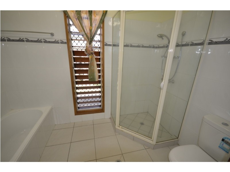 22 Riflebird Cres, Mossman QLD 4873