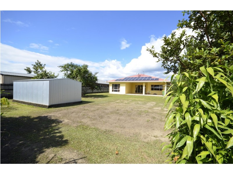 22 Riflebird Cres, Mossman QLD 4873