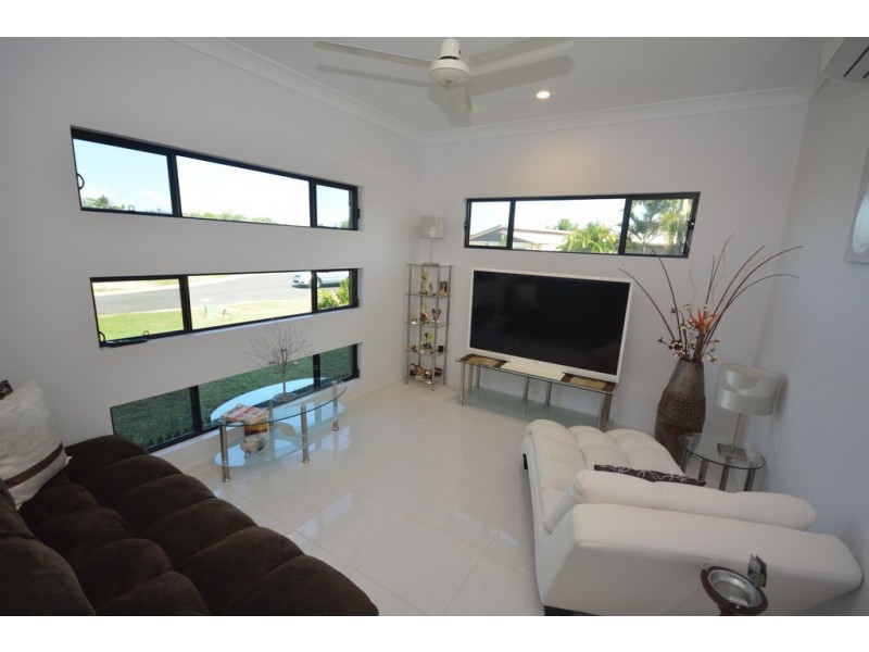 3 Yidi Close, Cooya Beach QLD 4873