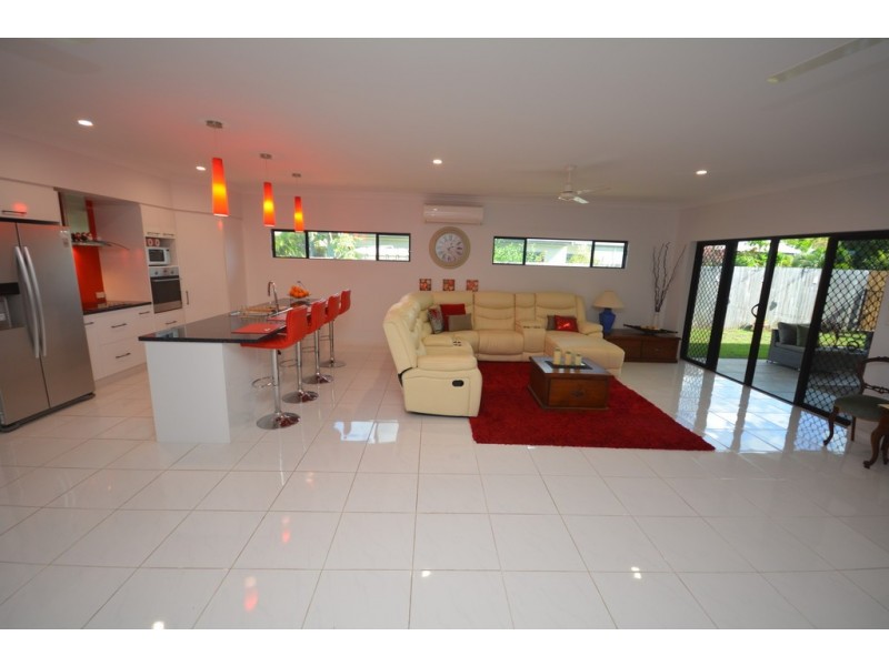 3 Yidi Close, Cooya Beach QLD 4873