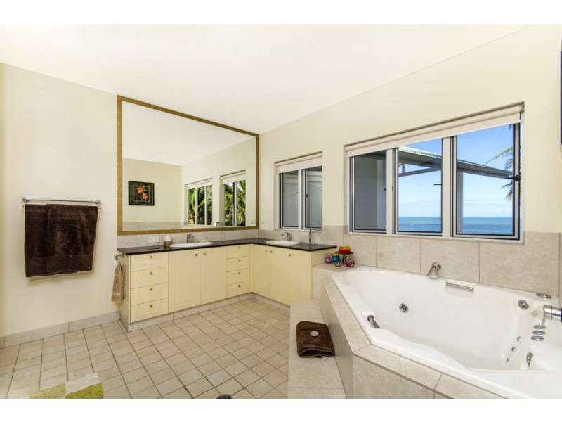 5253 Captain Cook Highway, Port Douglas QLD 4877
