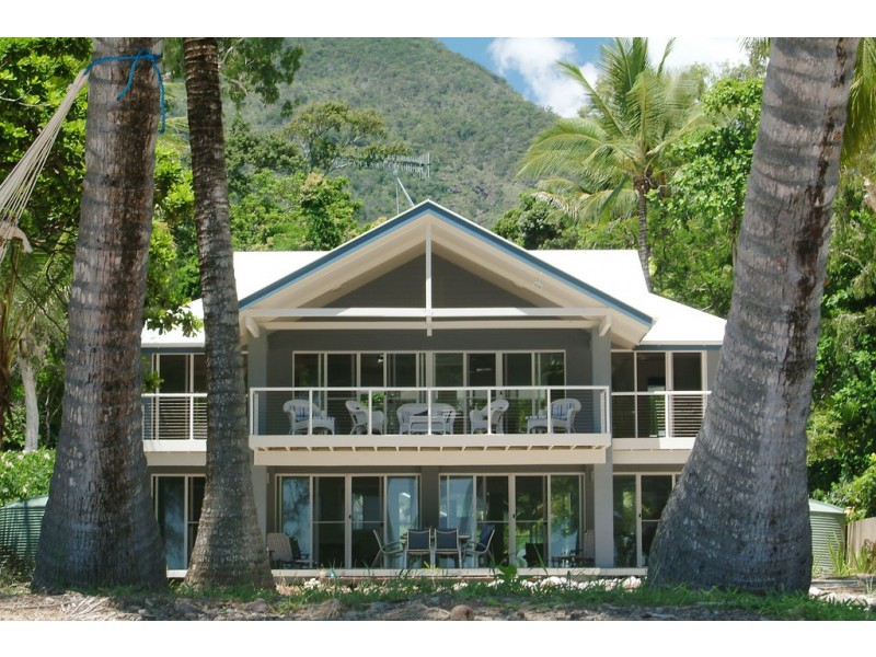 25 Oak Street, Oak Beach QLD 4877