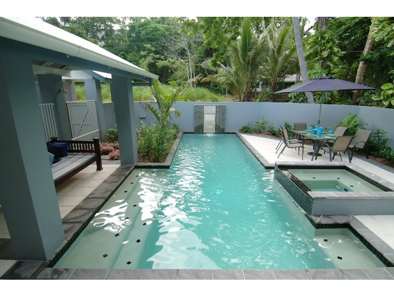 25 Oak Street, Oak Beach QLD 4877